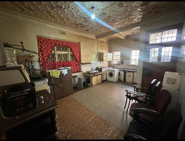 6 BEDROOM HOUSE FOR SALE IN MALVERN